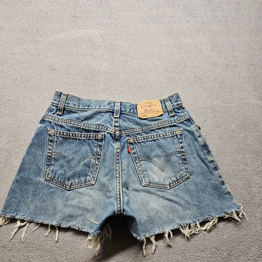 Vtg Levi's 550 Cut Off Shorts Womens 10S Blue Denim Classic Relaxed Fit Red Tab